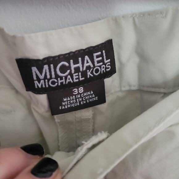 Size 38 Michael Michael Kors khaki tan flat front shorts button pockets - Picture 3 of 3